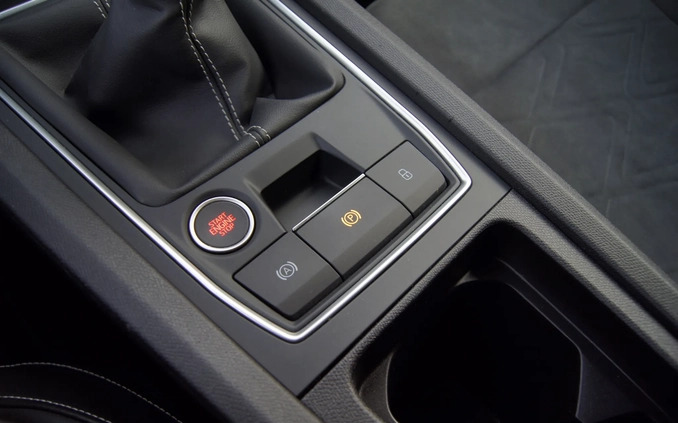 Seat Leon cena 77500 przebieg: 65906, rok produkcji 2021 z Kozienice małe 742